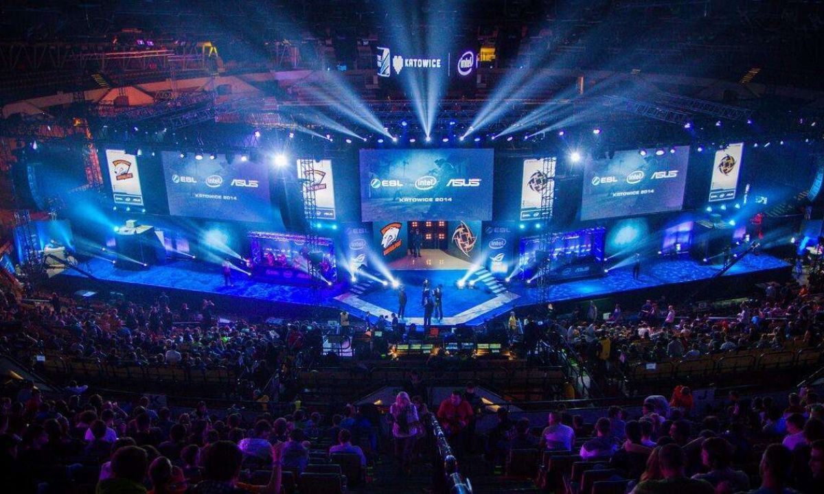 扮演核心角 扮演核心角